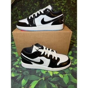 Nike Air Jordan 1 Low SE Youth GS Size 4.5Y Concord Black/White